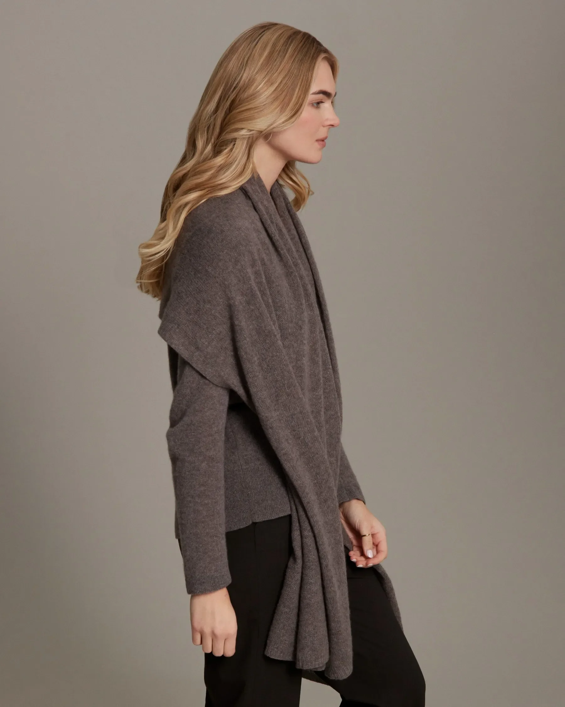100% Cashmere Breezy Travel Trap - Image 10