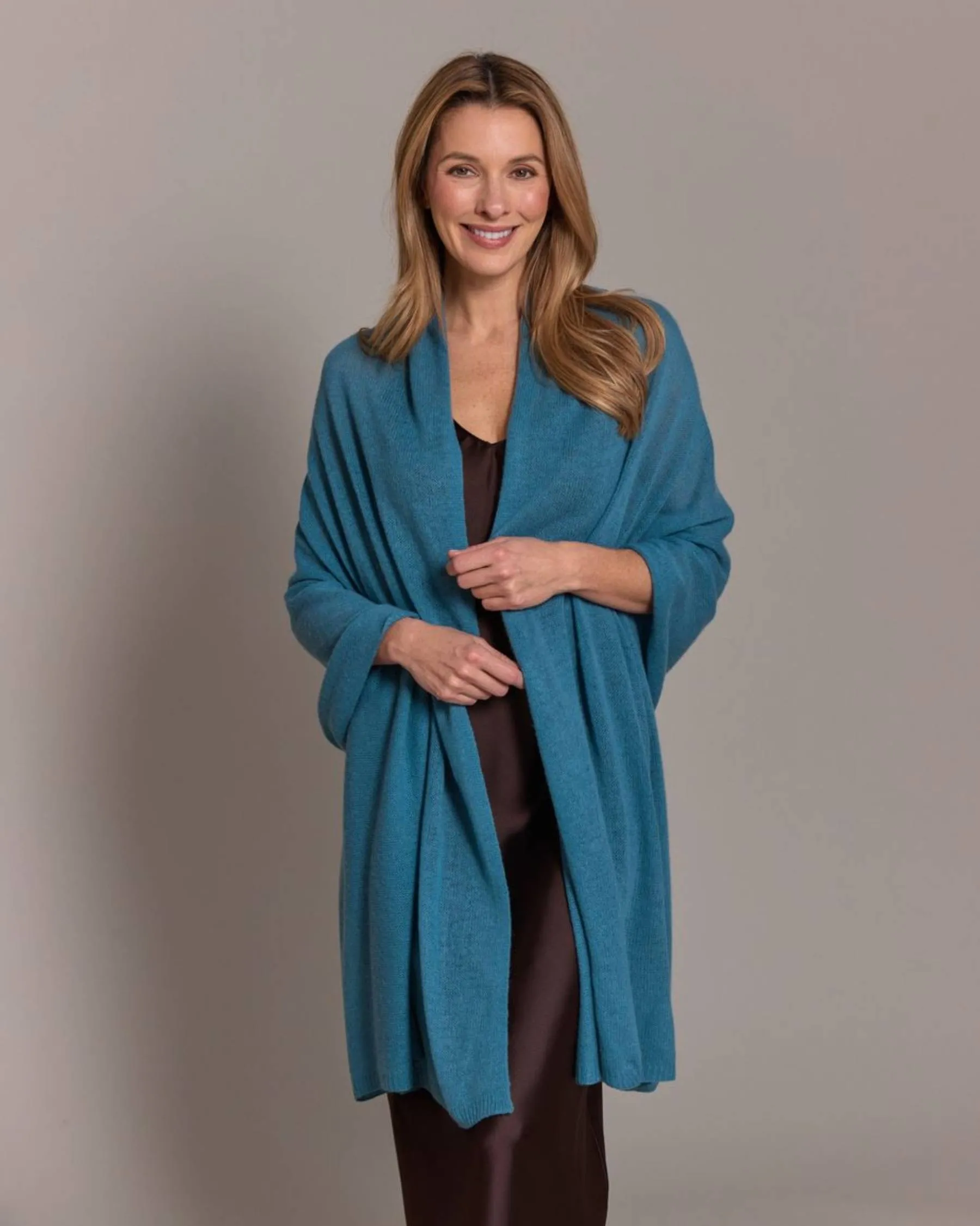 100% Cashmere Breezy Travel Trap - Image 3