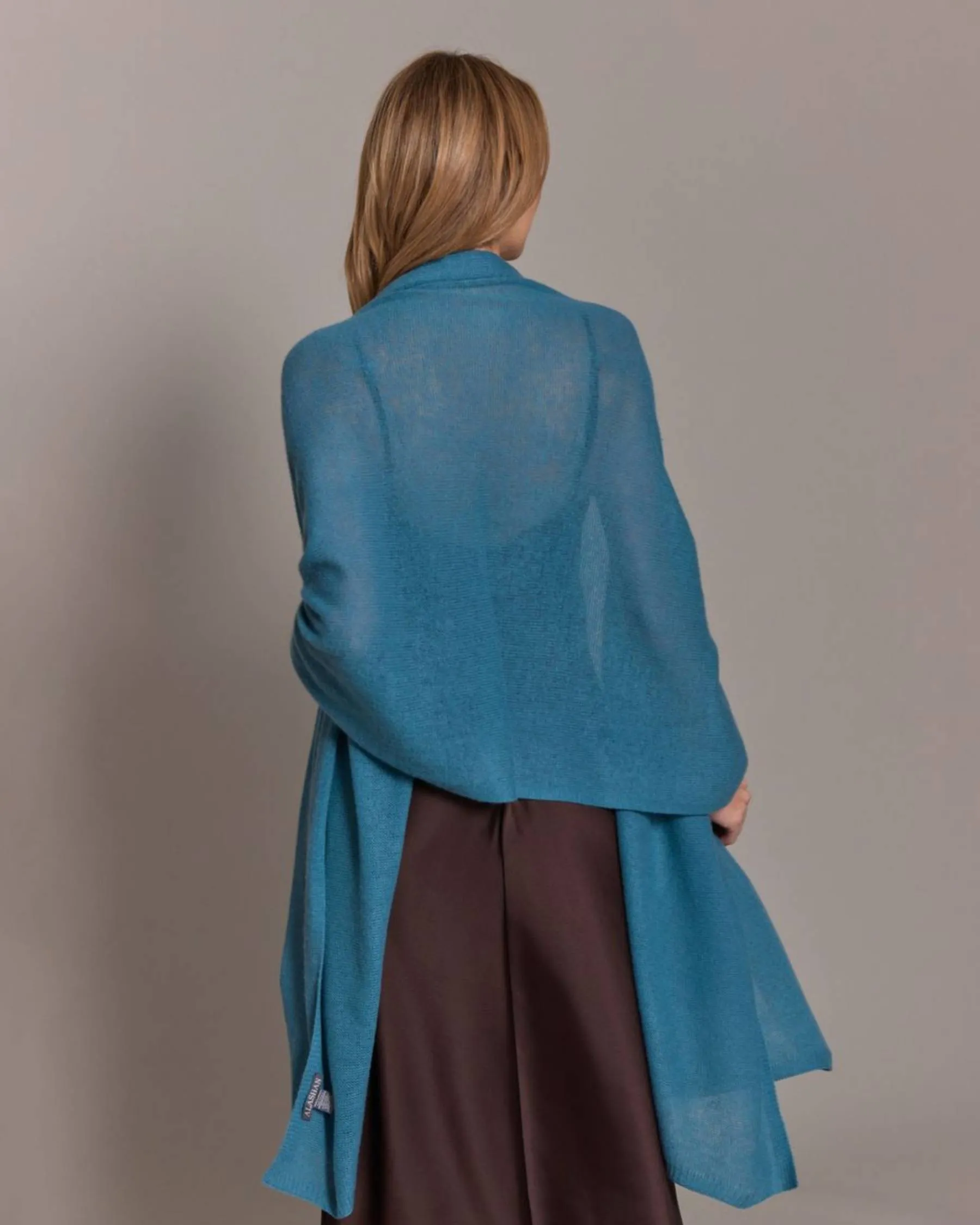 100% Cashmere Breezy Travel Trap - Image 4