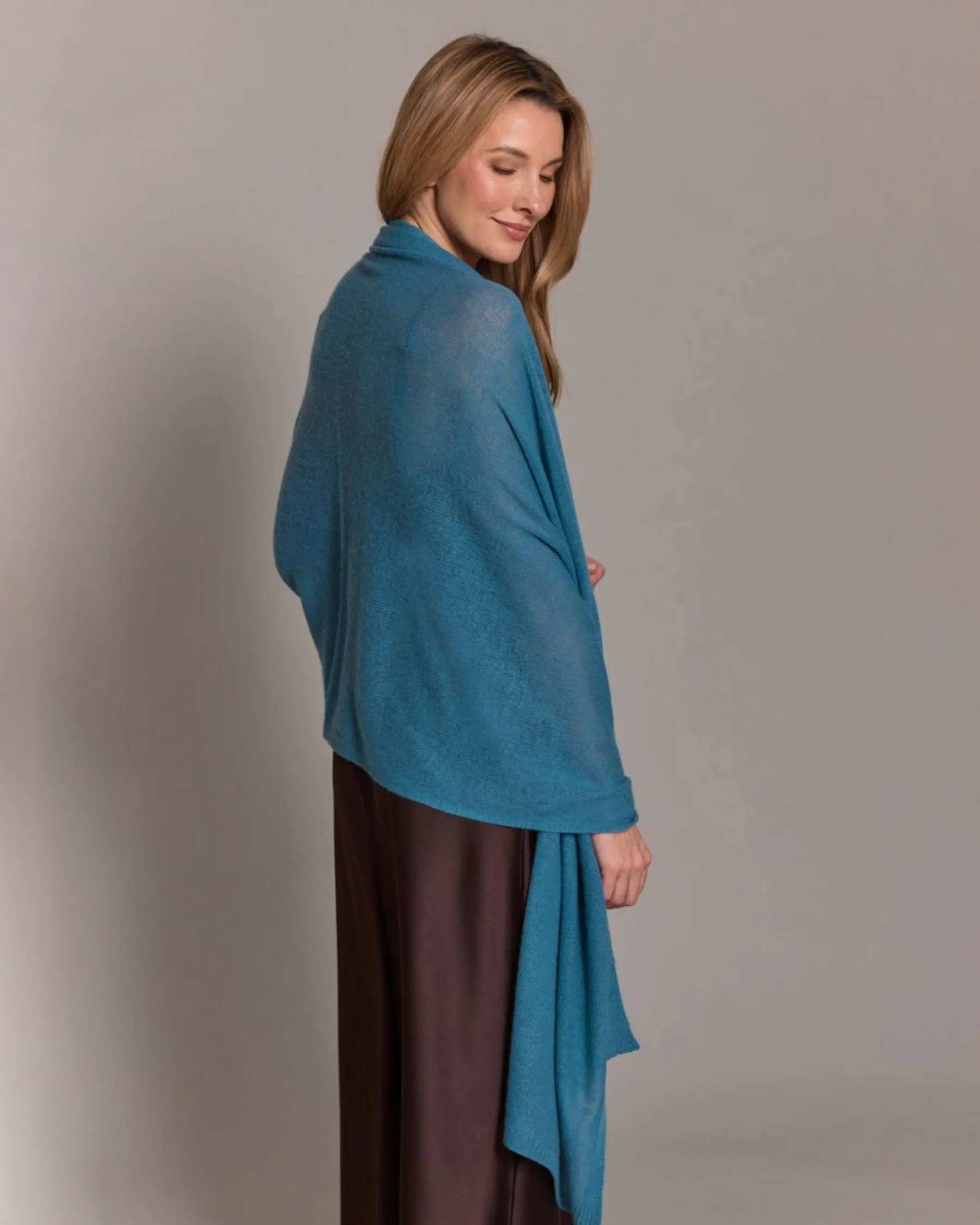 100% Cashmere Breezy Travel Trap - Image 5