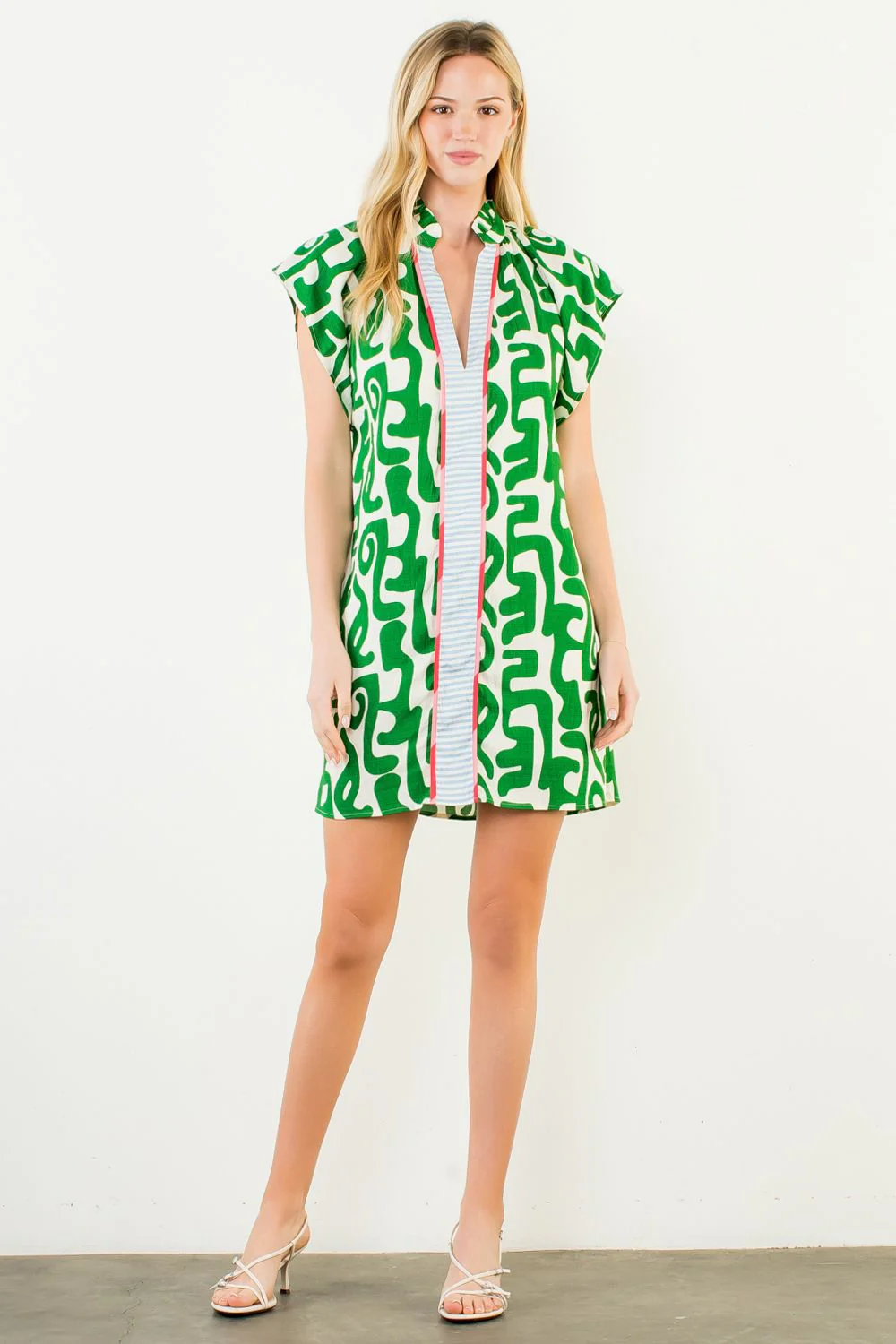 Short Sleeve Pattern V-Neck Dress