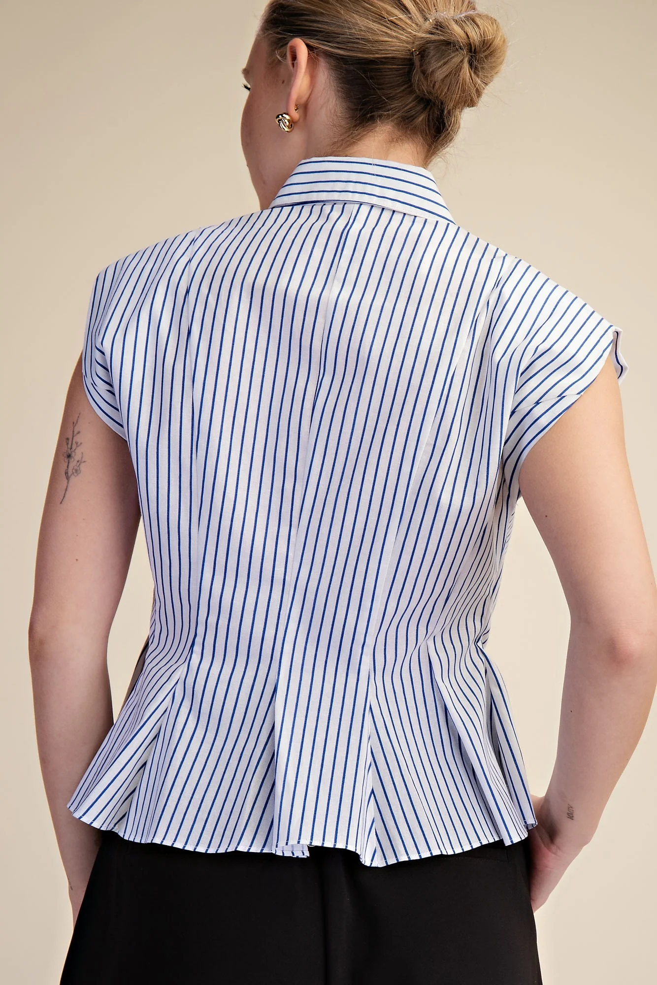 Sleeveless Button Down Pintuck Shirt - Image 4